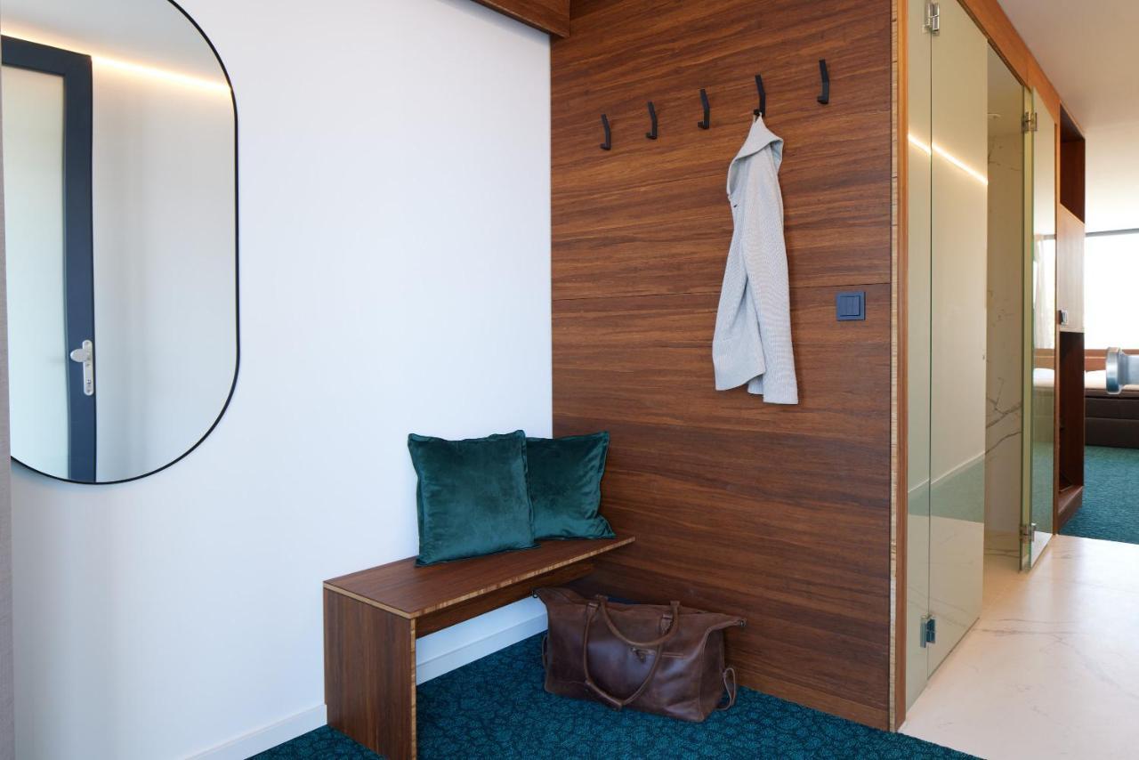 Tin Inn - Erkelenz - Das Hotel Aus Hochwertig Ausgebauten Ueberseecontainern Extérieur photo